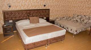 Гостиница Guest House Кameta Адлер Двухместный номер с 1 двуспальной кроватью и дополнительной кроватью-7