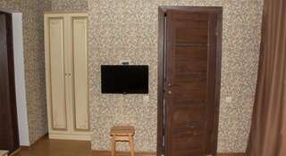 Гостиница Guest House Кameta Адлер Трехместный номер "Комфорт" с душем-1